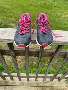 Reebok ZigTech Running Shoes - Pink Ribbon Edition - Women's US 9